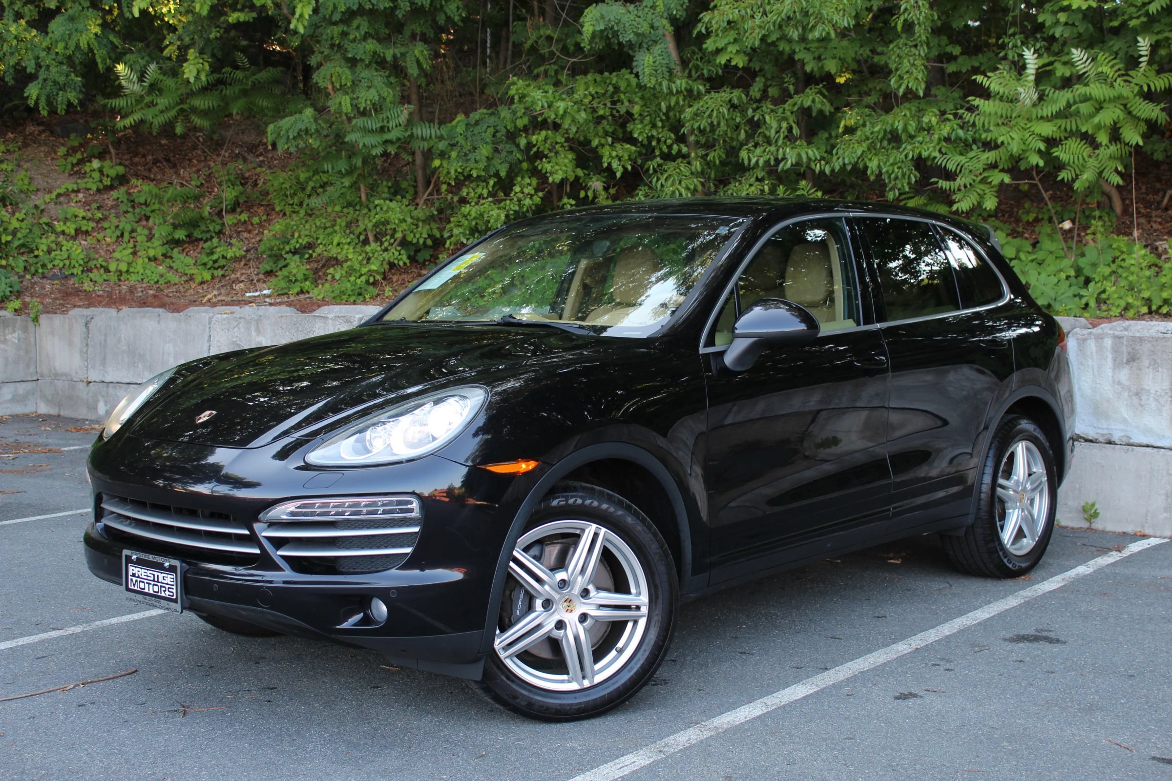 Used 2014 Porsche Cayenne AWD/4WD image 2