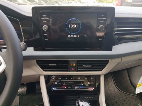 New 2025 Volkswagen Jetta SE image 18