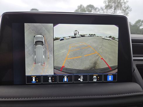 Used 2023 Chevrolet Tahoe Z71 w/ Luxury Package image 11