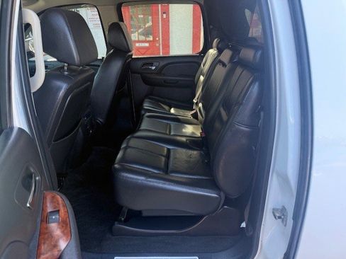 Used 2008 Chevrolet Avalanche LT w/ LT Preferred Equipment Group image 12