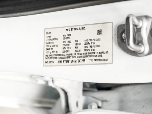 Used 2021 Tesla Model 3 Standard Range Plus image 34