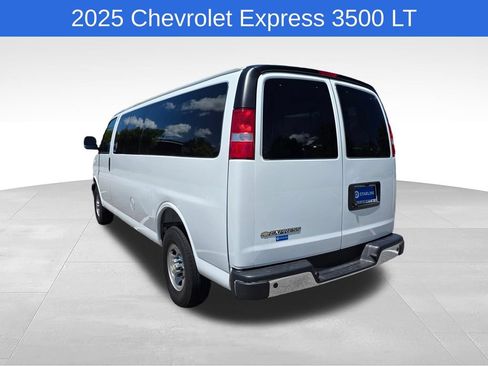 Certified 2025 Chevrolet Express 3500 LT w/ LT Preferred Equipment Group RWD image 7