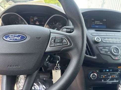 Used 2016 Ford Focus SE FWD image 17