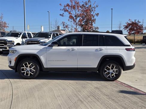 New 2025 Jeep Grand Cherokee Limited w/ Luxury Tech Group II image 2