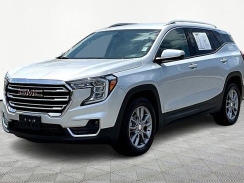 Used 2022 GMC Terrain SLT image 3