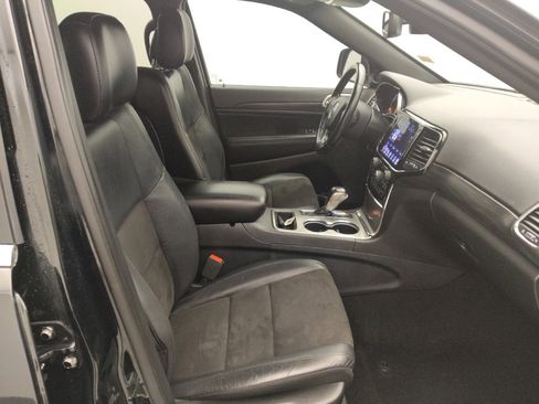 Used 2020 Jeep Grand Cherokee Laredo w/ Laredo X Package image 21