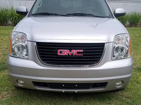 Used 2010 GMC Yukon SLT image 3
