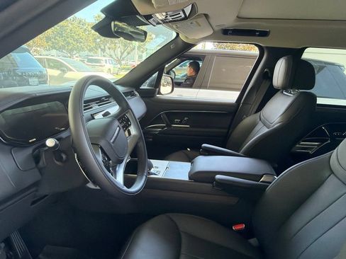 Used 2024 Land Rover Range Rover Long Wheelbase SE AWD/4WD image 9