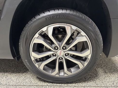 Used 2020 GMC Terrain SLT w/ Preferred Package image 17