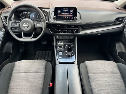 Used 2023 Nissan Rogue SV image 12