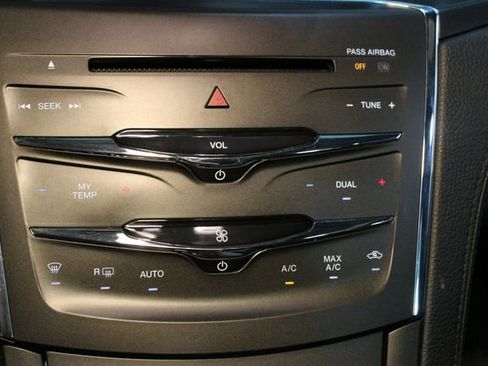 Used 2013 Lincoln MKS AWD image 26