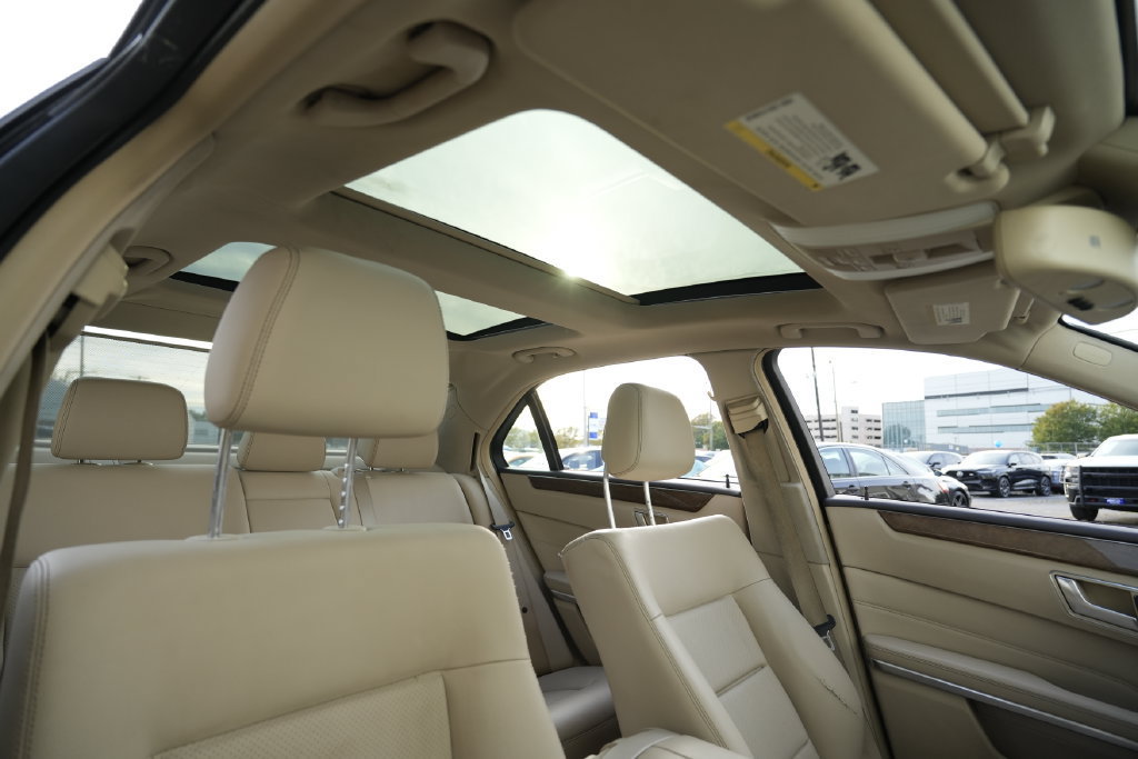 Used 2016 Mercedes-Benz E 350 4MATIC Sedan image 35