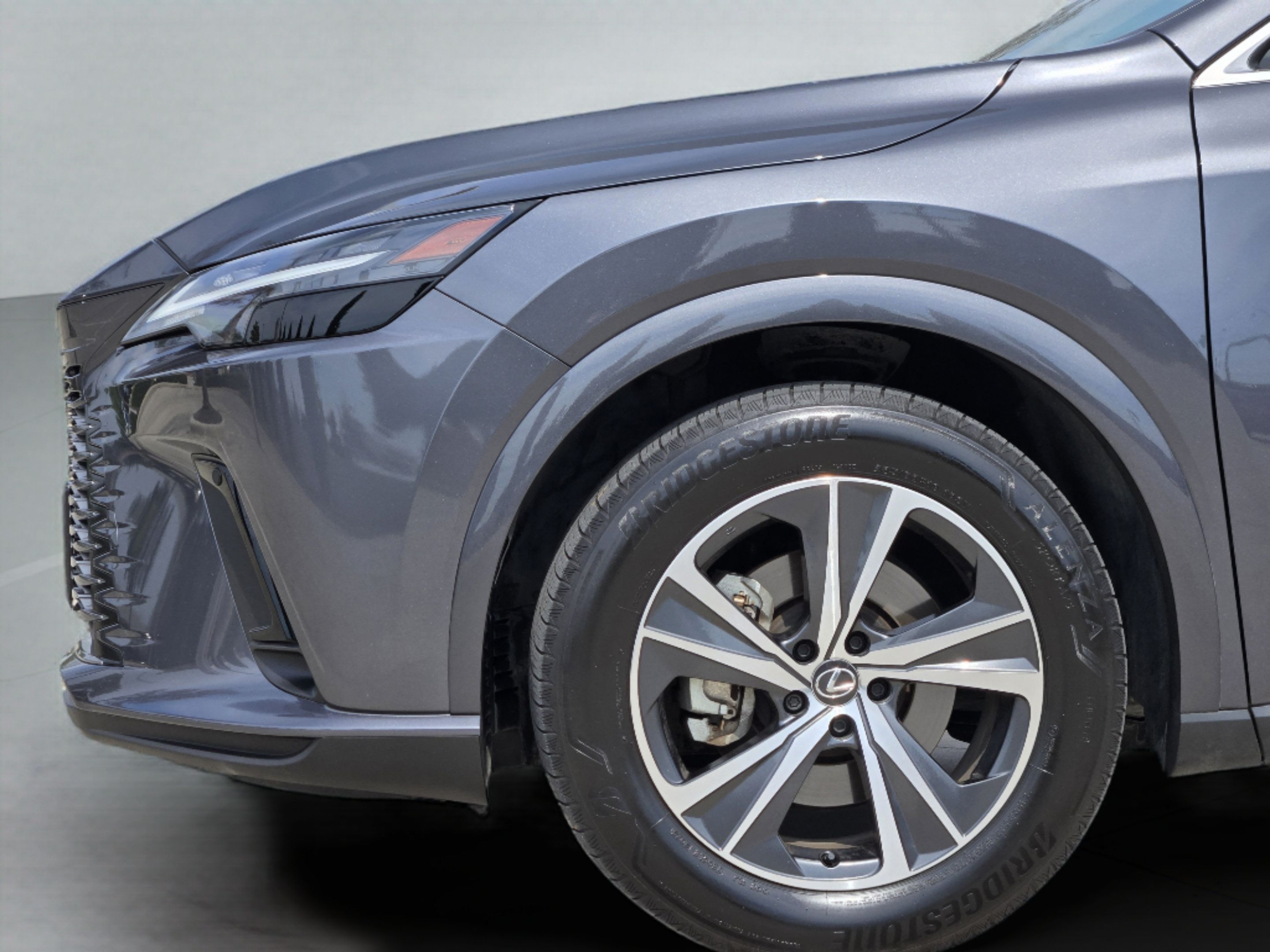 Used 2025 Lexus RX 350 Premium w/ Accessory Package (Z1) FWD image 35