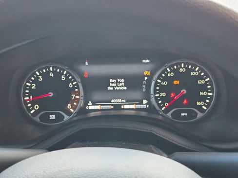 Used 2023 Jeep Renegade Latitude AWD/4WD image 23