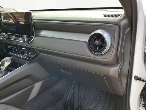 Used 2024 Chevrolet Colorado LT w/ LT Convenience Package image 18