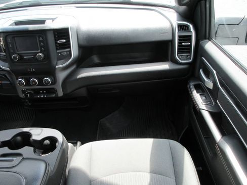 Used 2024 RAM 2500 Big Horn AWD/4WD image 18