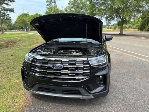 Used 2025 Ford Explorer Active w/ Active Comfort Package RWD image 20
