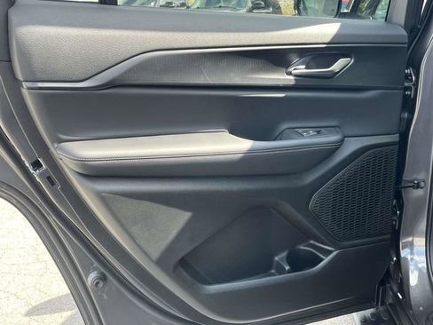 New 2025 Jeep Grand Cherokee L Altitude image 15