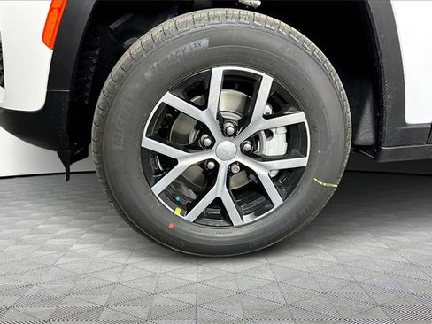 New 2025 Jeep Grand Cherokee Limited w/ Trailer Tow Package image 13