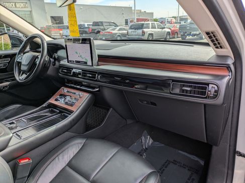 Used 2023 Lincoln Aviator Grand Touring image 33
