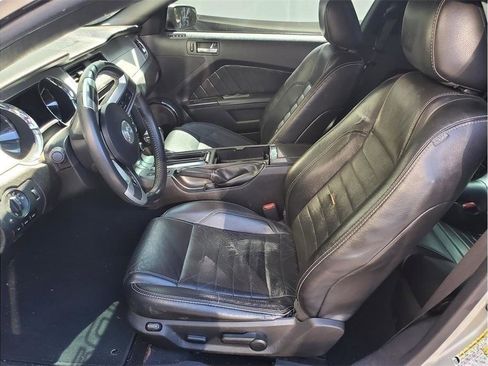 Used 2010 Ford Mustang GT Premium RWD image 13