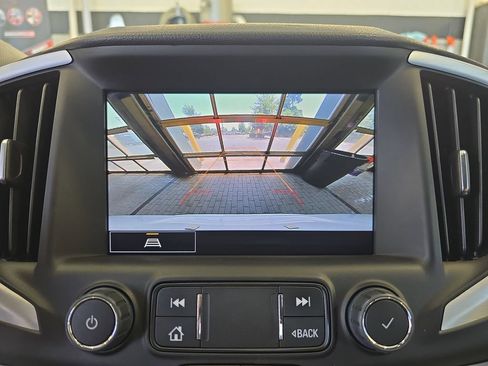 Used 2023 GMC Terrain SLT w/ Infotainment Package II FWD image 25