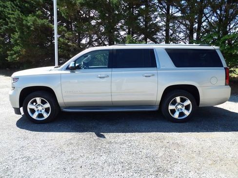 Used 2015 Chevrolet Suburban LTZ RWD image 2