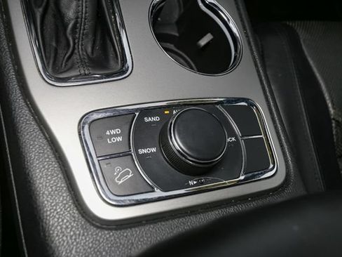 Used 2018 Jeep Grand Cherokee Limited w/ Luxury Group II AWD/4WD image 33