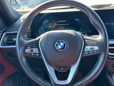 Used 2023 BMW i4 eDrive35 RWD image 18