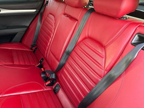 Used 2022 Alfa Romeo Stelvio Veloce image 34