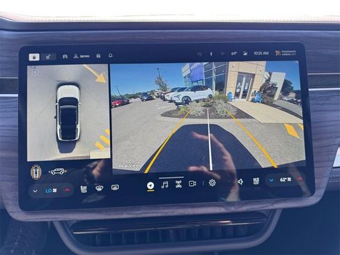 Used 2023 Rivian R1S Adventure image 17