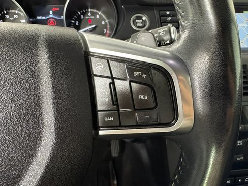 Used 2018 Land Rover Discovery Sport SE AWD/4WD image 16