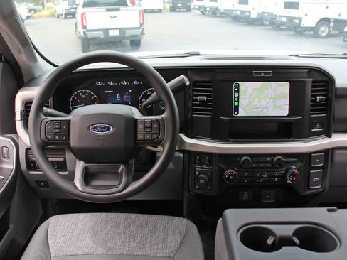 Used 2025 Ford F350 XLT AWD/4WD image 27