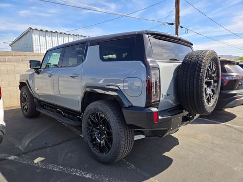 Used 2025 GMC Hummer EV 2X AWD/4WD image 2