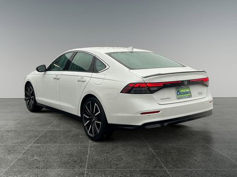 Used 2023 Honda Accord Touring image 5