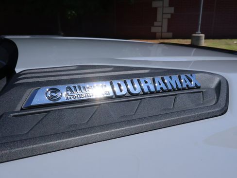 Used 2025 Chevrolet Silverado 2500 ZR2 AWD/4WD image 5