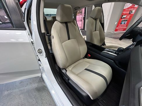 Used 2017 Honda Civic EX-T image 4