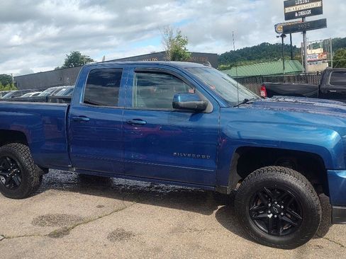 Used 2017 Chevrolet Silverado 1500 LT w/ All Star Edition AWD/4WD image 2