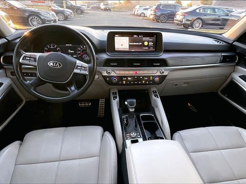 Used 2020 Kia Telluride SX image 16