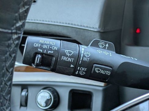 Used 2019 Cadillac Escalade 2WD image 30