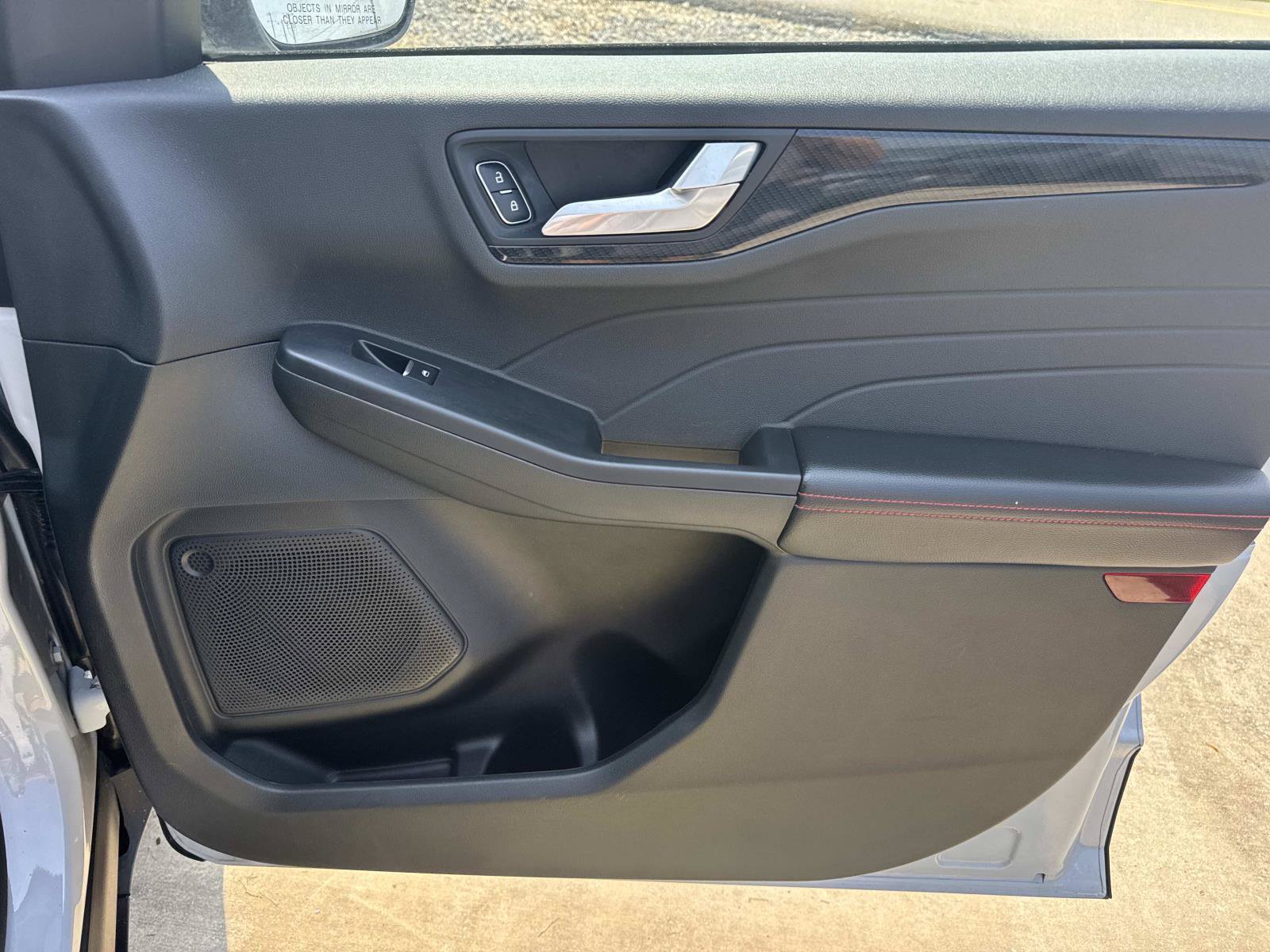 Used 2025 Ford Escape ST-Line FWD image 13