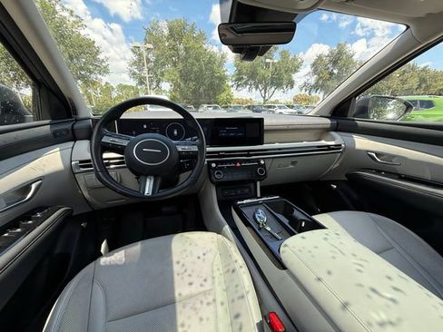 Used 2025 Hyundai Tucson Limited AWD/4WD image 19