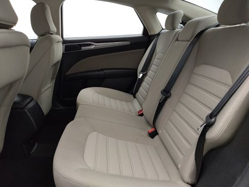 Used 2020 Ford Fusion S FWD image 18