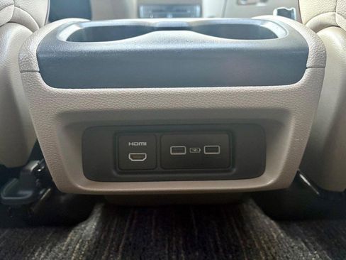 Used 2023 Honda Odyssey Elite image 14