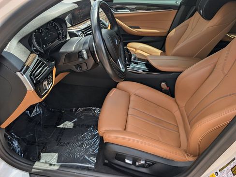 Used 2019 BMW 530i xDrive AWD/4WD image 11