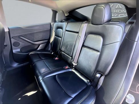 Used 2021 Tesla Model Y Long Range AWD/4WD image 26