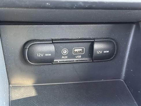 Used 2018 Kia Niro LX image 4
