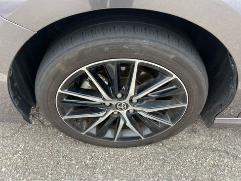 Used 2024 Toyota Camry SE image 11