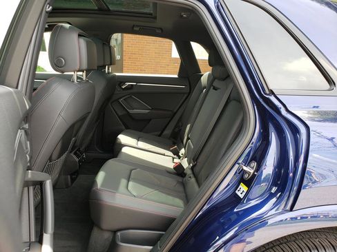 Used 2025 Audi Q3 2.0T Premium Plus w/ Premium Plus Package AWD/4WD image 11