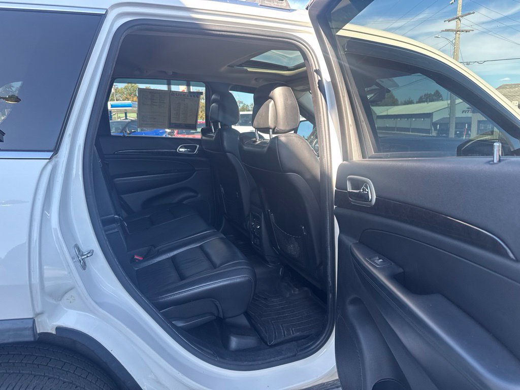 Used 2012 Jeep Grand Cherokee Laredo AWD/4WD image 18